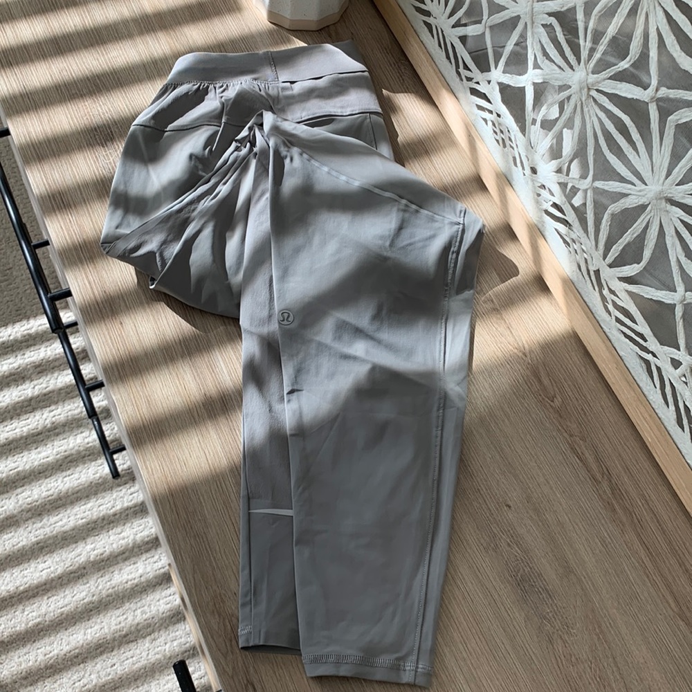 BRAND NEW MENS LULULEMON GREY JOGGERS